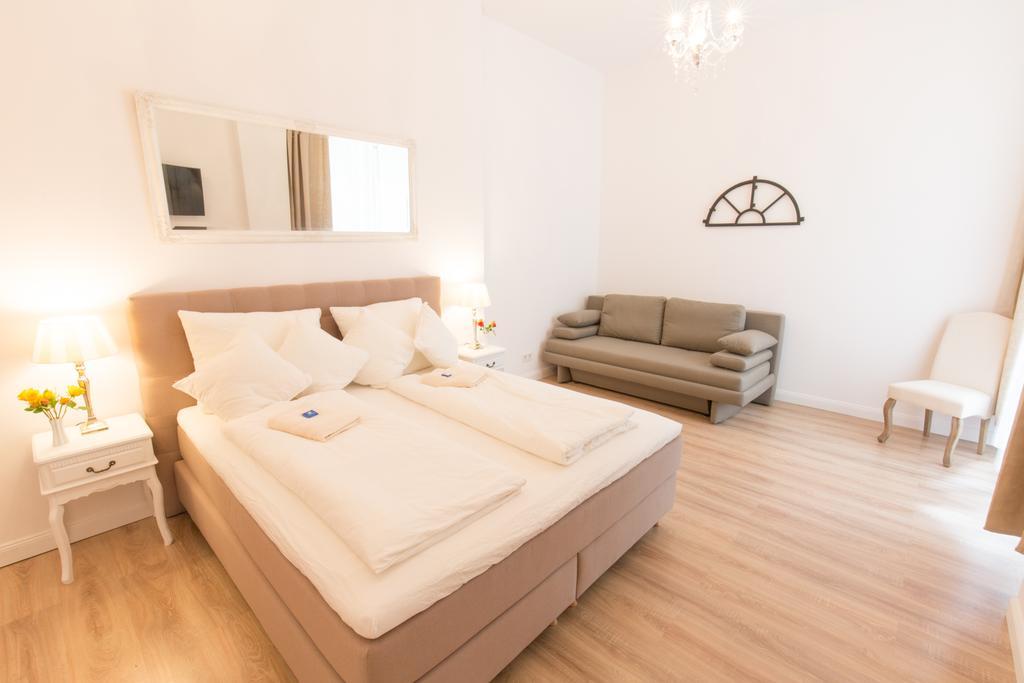 Fritz By Rockchair Apartments L Superhost Status L 3 Bedrooms Boxspringbeds 2 Bathrooms 2 Kitchen - Cozy Family & Business Flair Welcomes You! 베를린 외부 사진