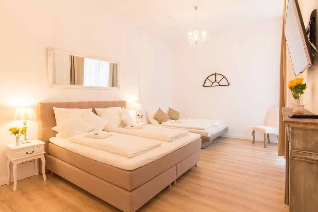 Fritz By Rockchair Apartments L Superhost Status L 3 Bedrooms Boxspringbeds 2 Bathrooms 2 Kitchen - Cozy Family & Business Flair Welcomes You! 베를린 외부 사진