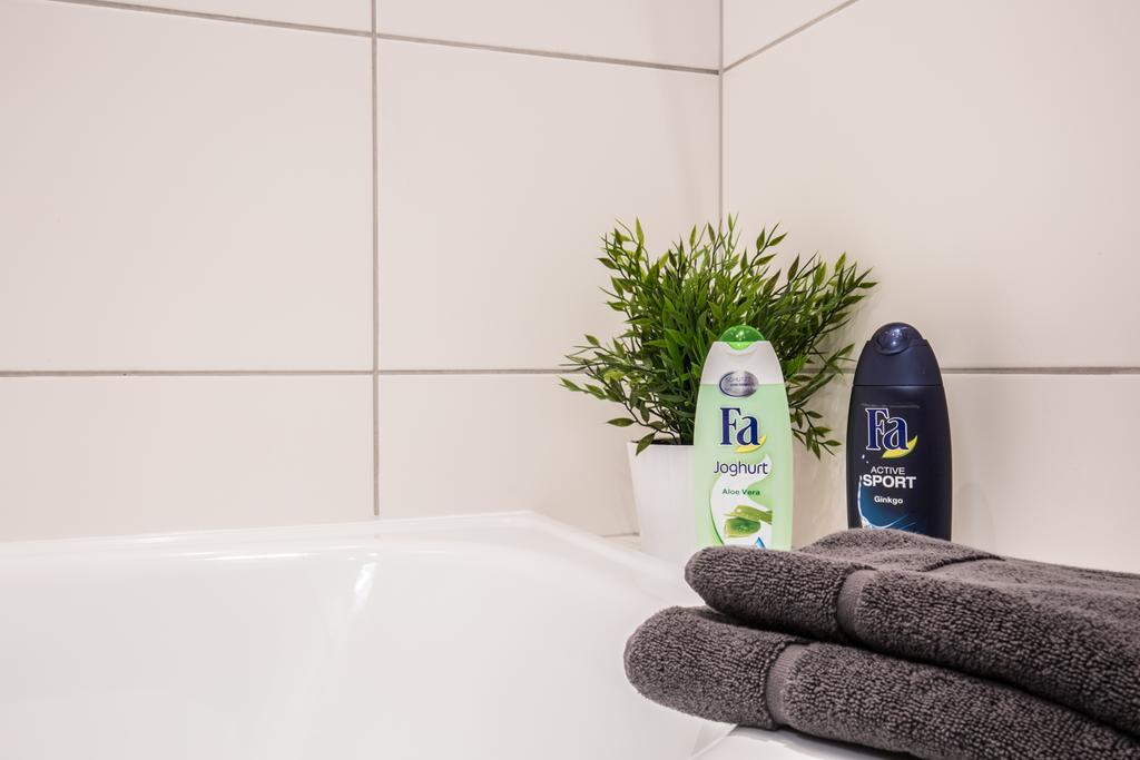 Fritz By Rockchair Apartments L Superhost Status L 3 Bedrooms Boxspringbeds 2 Bathrooms 2 Kitchen - Cozy Family & Business Flair Welcomes You! 베를린 외부 사진