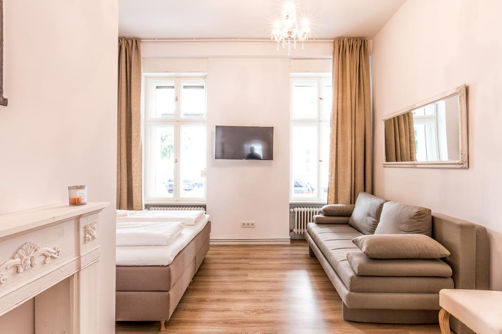 Fritz By Rockchair Apartments L Superhost Status L 3 Bedrooms Boxspringbeds 2 Bathrooms 2 Kitchen - Cozy Family & Business Flair Welcomes You! 베를린 외부 사진