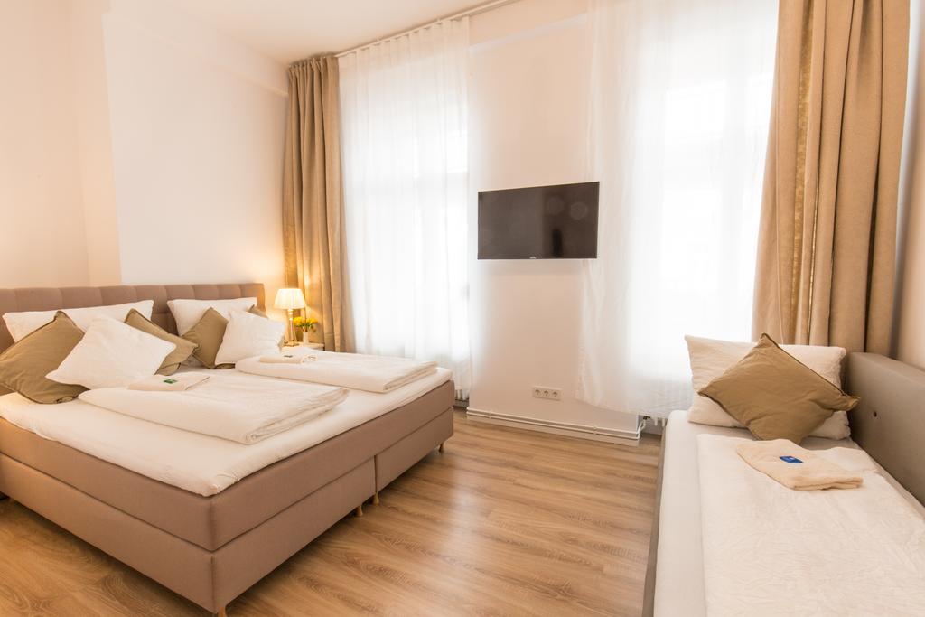Fritz By Rockchair Apartments L Superhost Status L 3 Bedrooms Boxspringbeds 2 Bathrooms 2 Kitchen - Cozy Family & Business Flair Welcomes You! 베를린 외부 사진