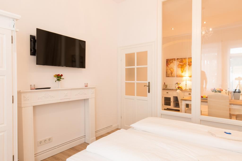 Fritz By Rockchair Apartments L Superhost Status L 3 Bedrooms Boxspringbeds 2 Bathrooms 2 Kitchen - Cozy Family & Business Flair Welcomes You! 베를린 외부 사진